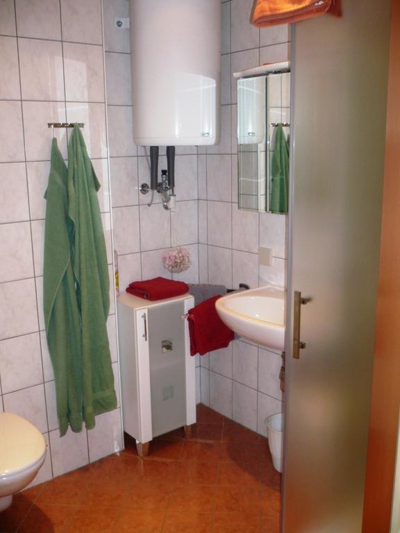 Ferienwohnungen Fryba Bad Kleinkirchheim Room photo